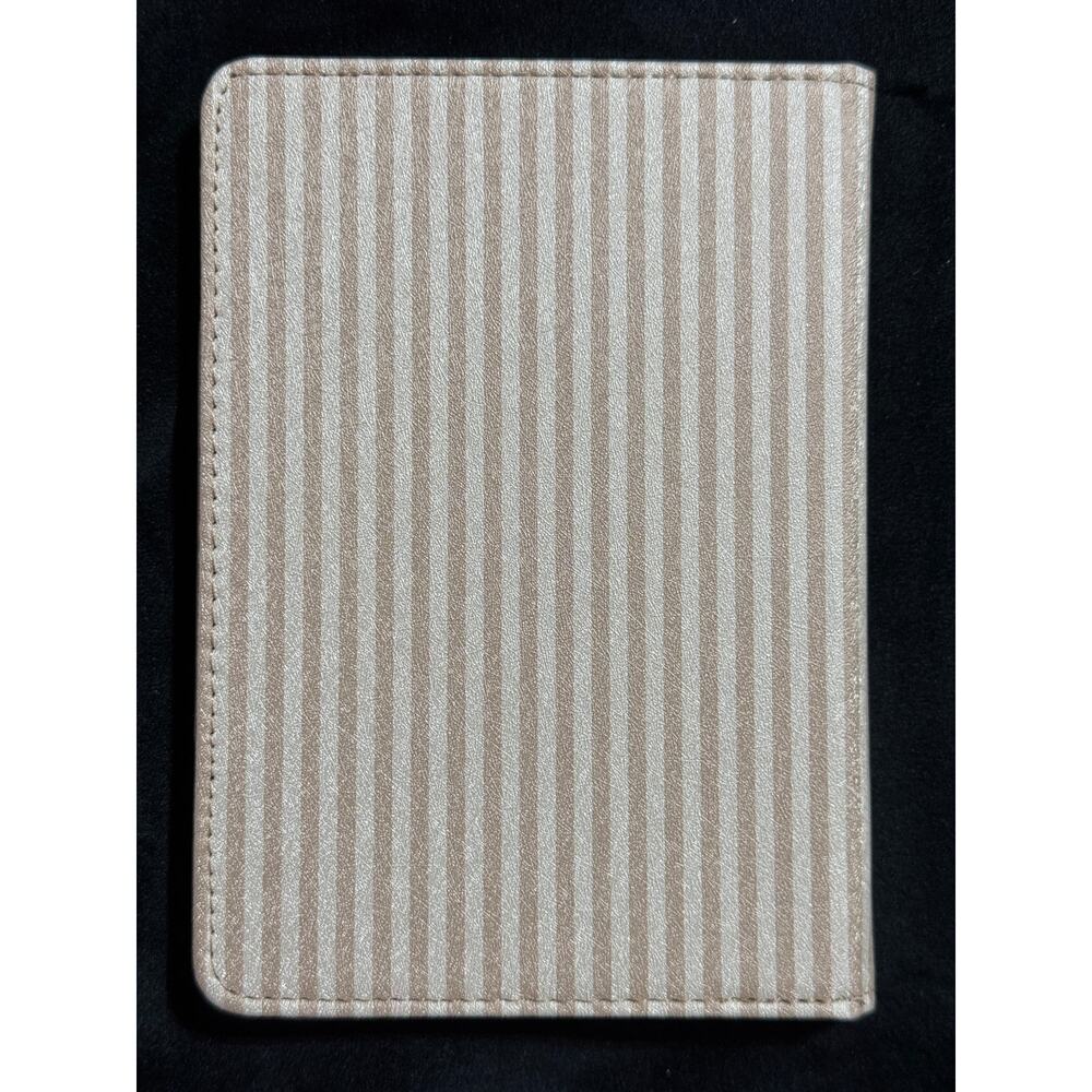 Elyse Breanne Paperwhite 10 Kindle Case Beige Stripe NEW - Picture 3 of 3